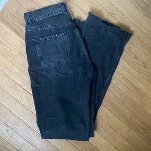 Zara 90s full length Jean. Rip on left.